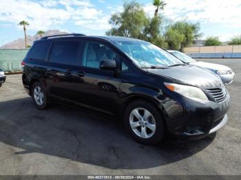  Salvage Toyota Sienna