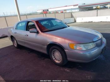  Salvage Lincoln Towncar