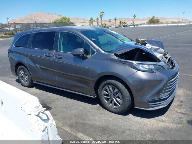  Salvage Toyota Sienna