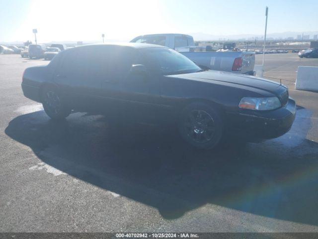  Salvage Lincoln Towncar