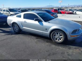  Salvage Ford Mustang