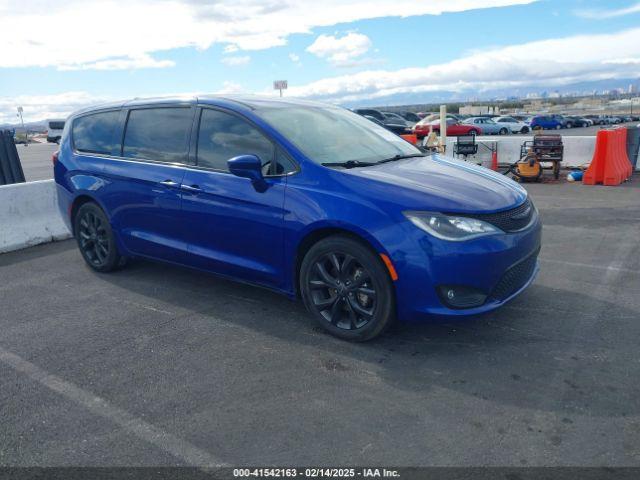  Salvage Chrysler Pacifica