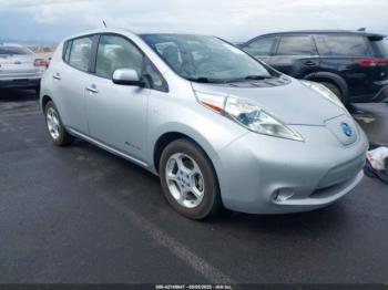  Salvage Nissan LEAF
