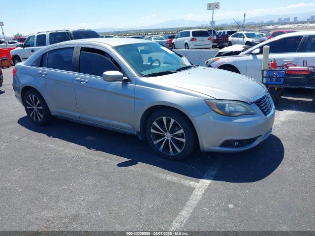  Salvage Chrysler 200