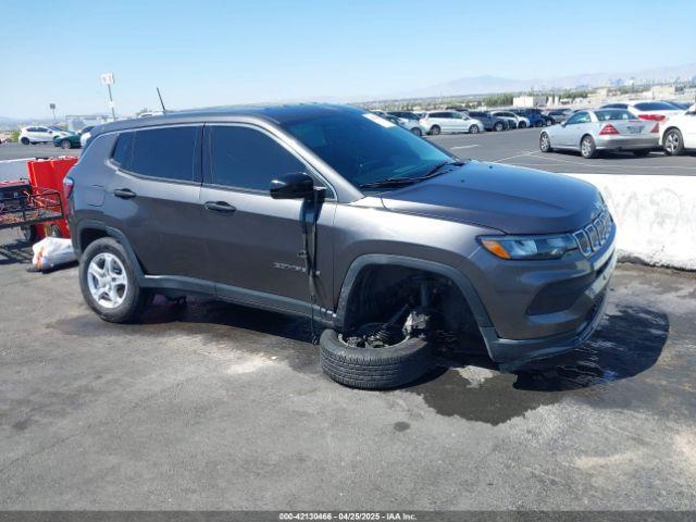  Salvage Jeep Compass