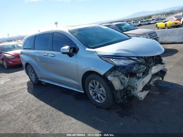  Salvage Toyota Sienna