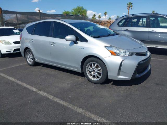  Salvage Toyota Prius v