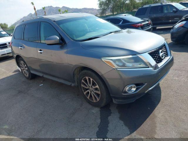  Salvage Nissan Pathfinder