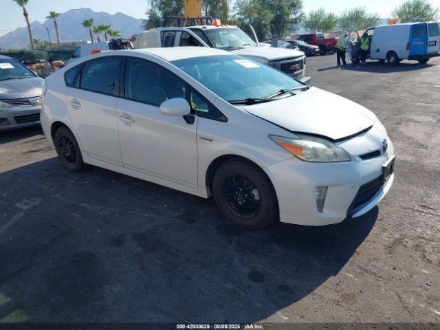  Salvage Toyota Prius