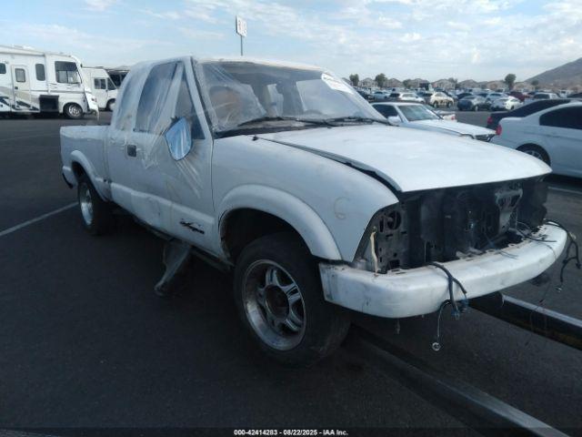  Salvage Chevrolet S-10