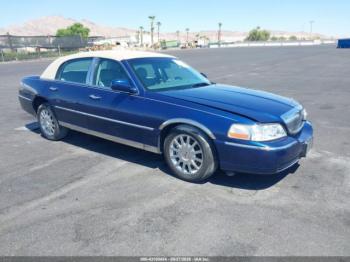  Salvage Lincoln Towncar