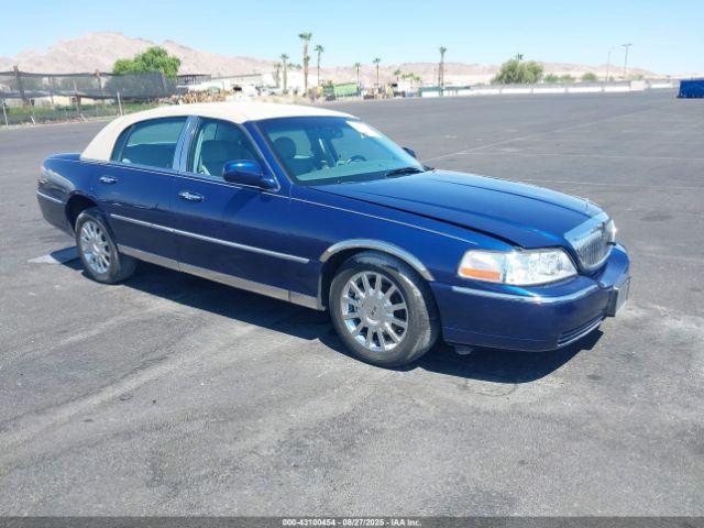  Salvage Lincoln Towncar