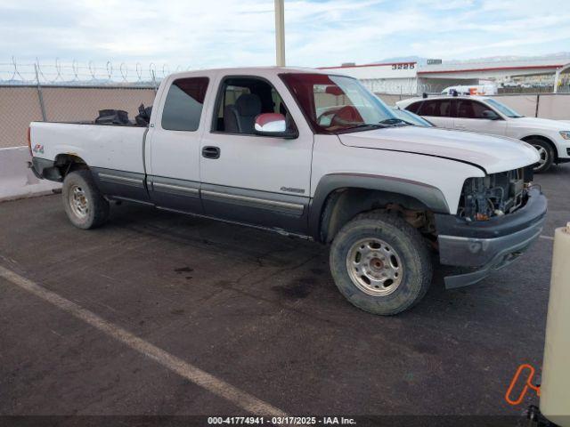  Salvage Chevrolet Silverado 2500
