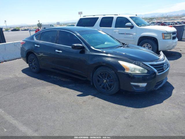  Salvage Nissan Altima