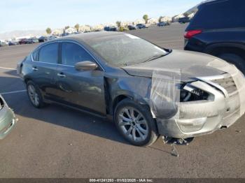  Salvage Nissan Altima