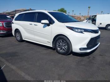  Salvage Toyota Sienna