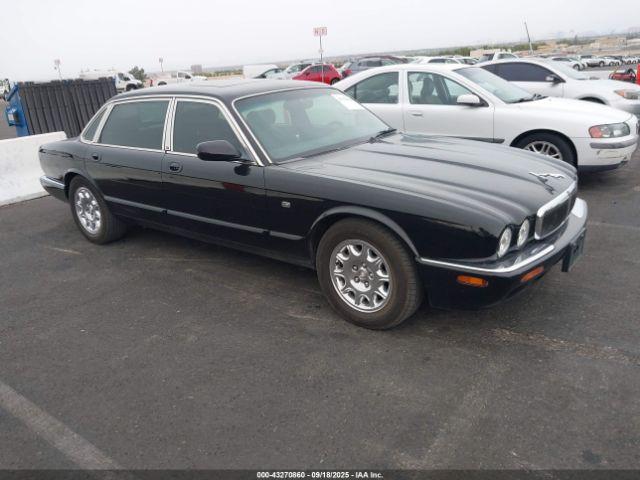  Salvage Jaguar Xj8