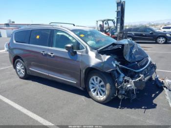  Salvage Chrysler Pacifica