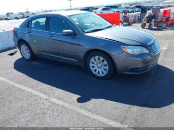  Salvage Chrysler 200