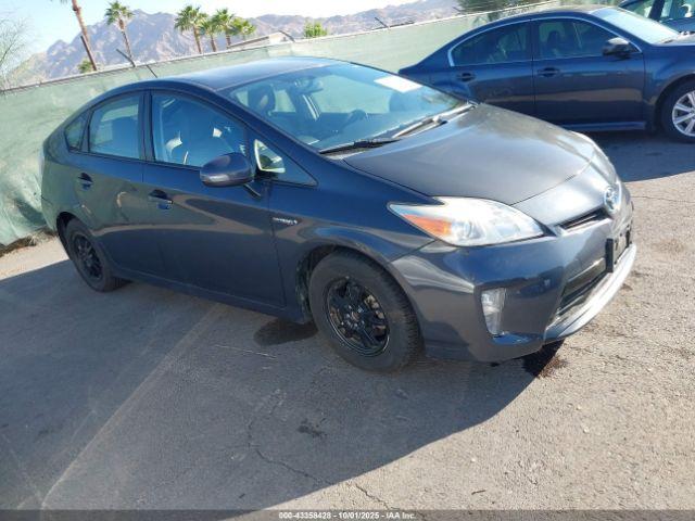  Salvage Toyota Prius