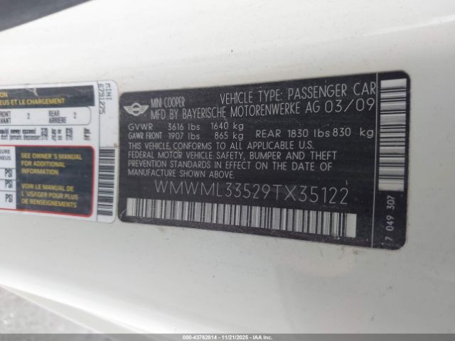 MINI Cooper Clubman Image 2