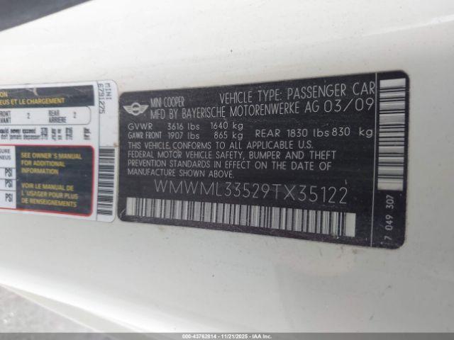 MINI Cooper Clubman Image 2