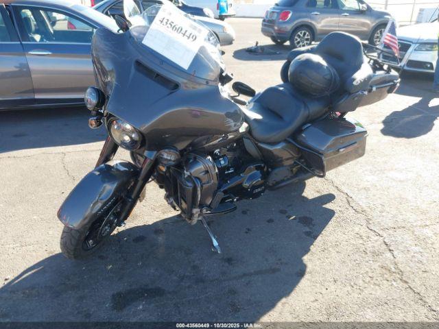 Harley-Davidson Flhtk Image 14