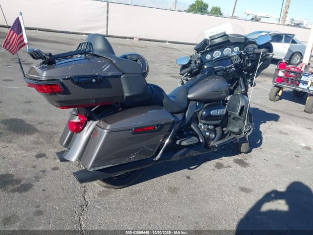 Harley-Davidson Flhtk Image 16