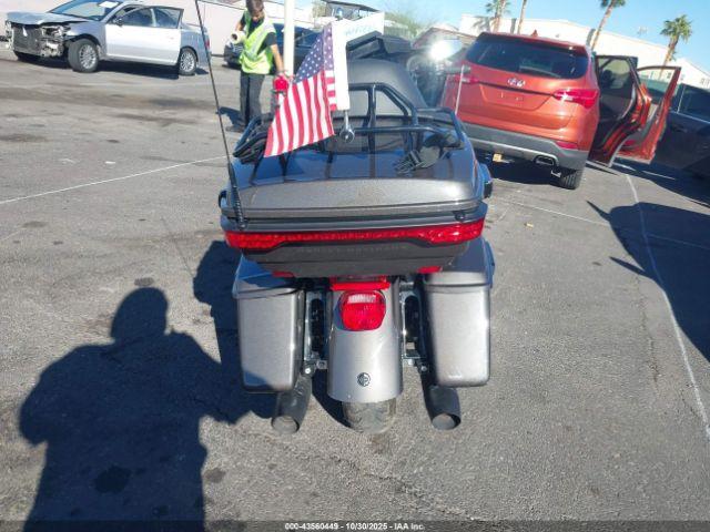 Harley-Davidson Flhtk Image 10