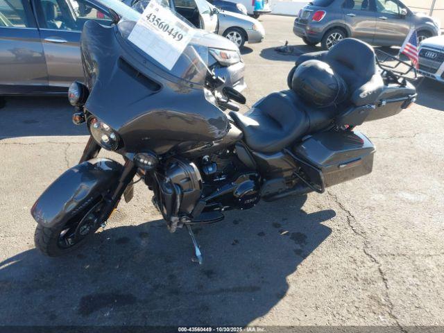 Harley-Davidson Flhtk Image 7