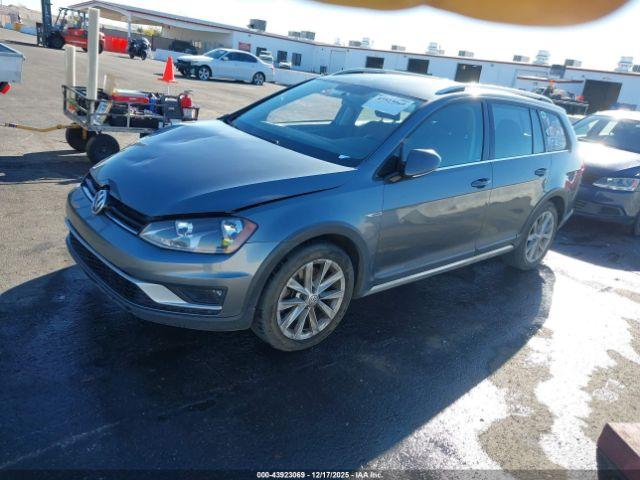 Volkswagen Golf Image 3