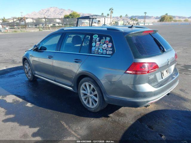 Volkswagen Golf Image 2