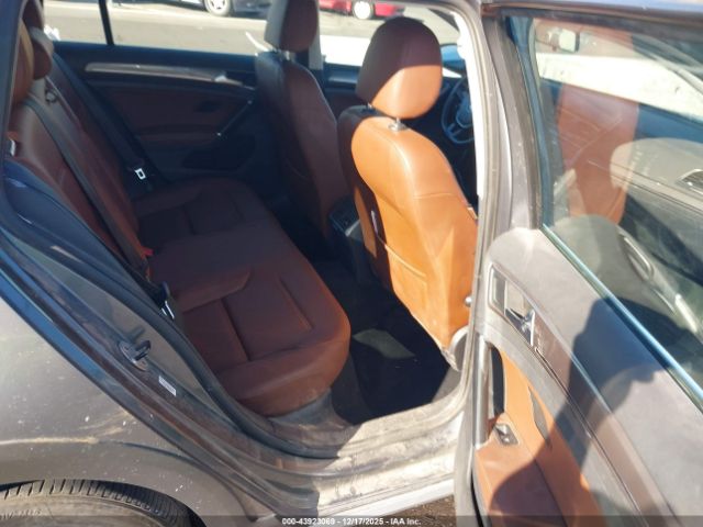 Volkswagen Golf Image 8