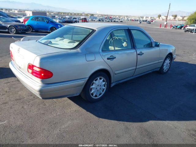 Mercedes-Benz E-Class Image 4