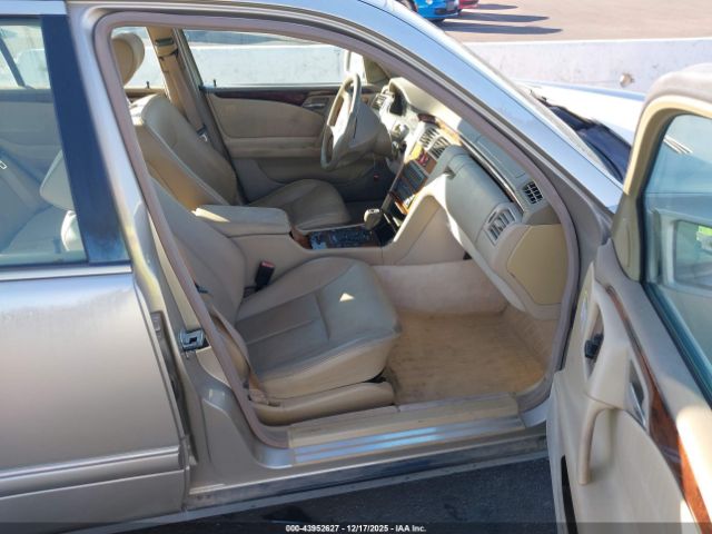 Mercedes-Benz E-Class Image 10