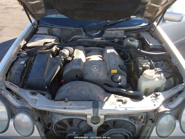 Mercedes-Benz E-Class Image 5