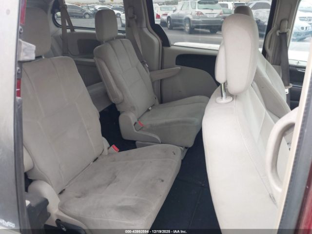 Chrysler Town & Country Touring Image 6