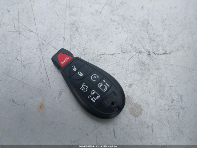 Chrysler Town & Country Touring Image 8