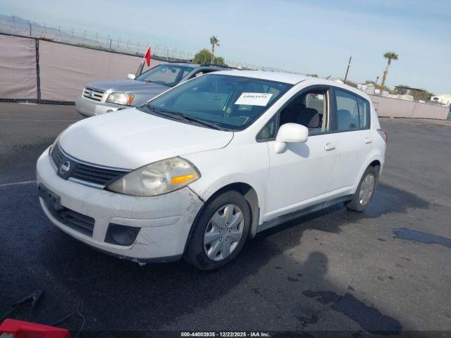 Nissan Versa 1.8s Image 9