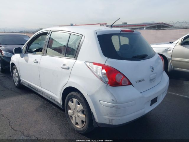 Nissan Versa 1.8s Image 10