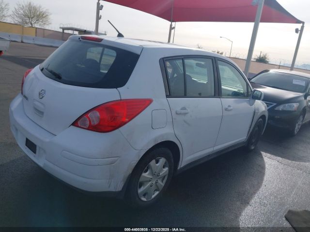 Nissan Versa 1.8s Image 2