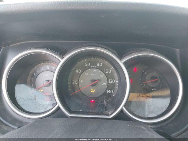 Nissan Versa 1.8s Image 4