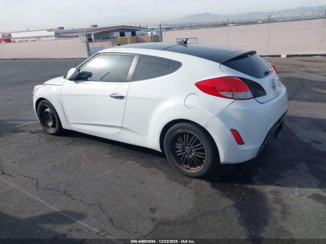Hyundai VELOSTER Image 12