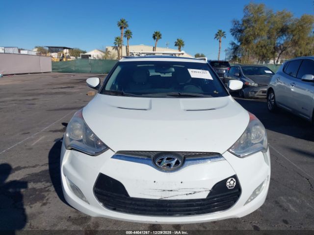 Hyundai VELOSTER Image 10