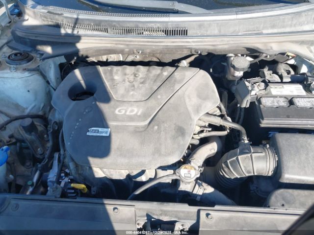 Hyundai VELOSTER Image 7