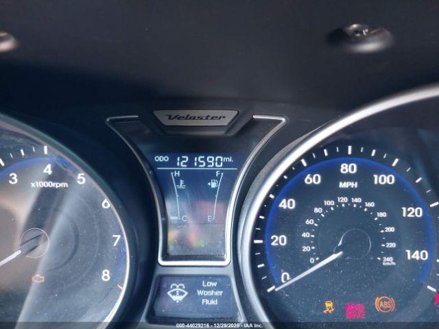 Hyundai VELOSTER Turbo Image 6