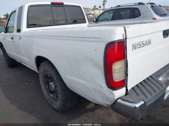 Nissan Frontier Xe Image 7