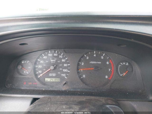 Nissan Frontier Xe Image 8