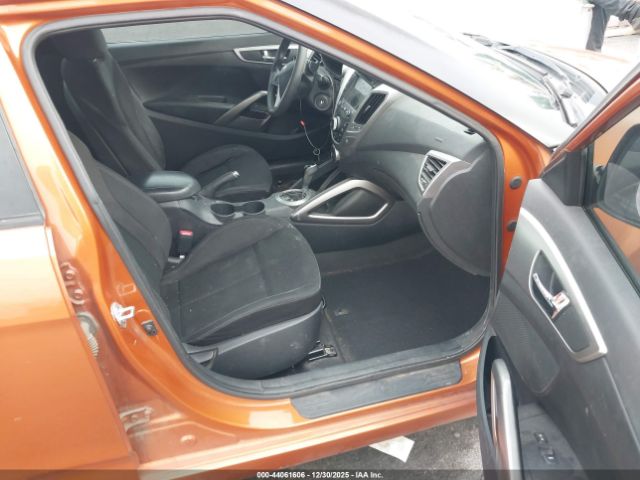 Hyundai VELOSTER Image 8
