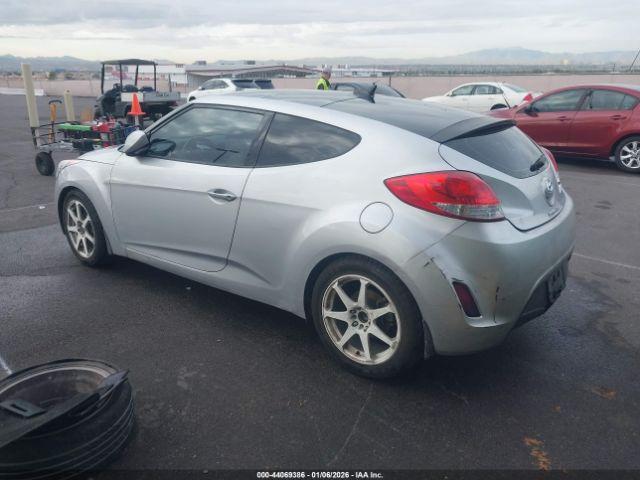 Hyundai VELOSTER Image 4